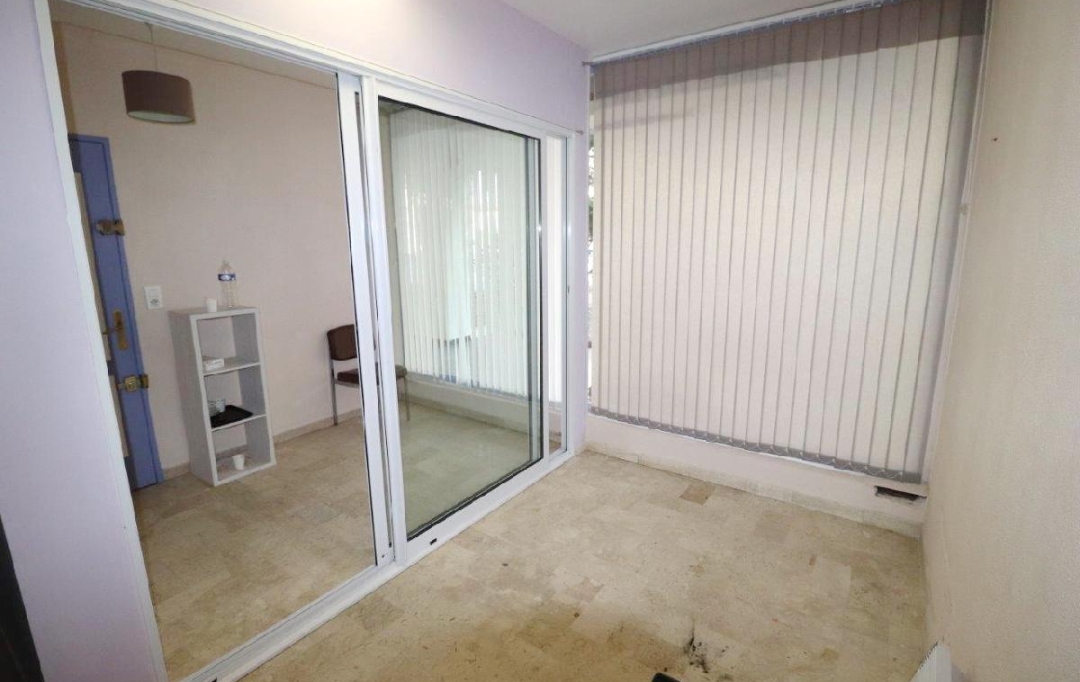 M.T.I. : Local / Bureau | PERPIGNAN (66000) | 174 m2 | 145 000 € 