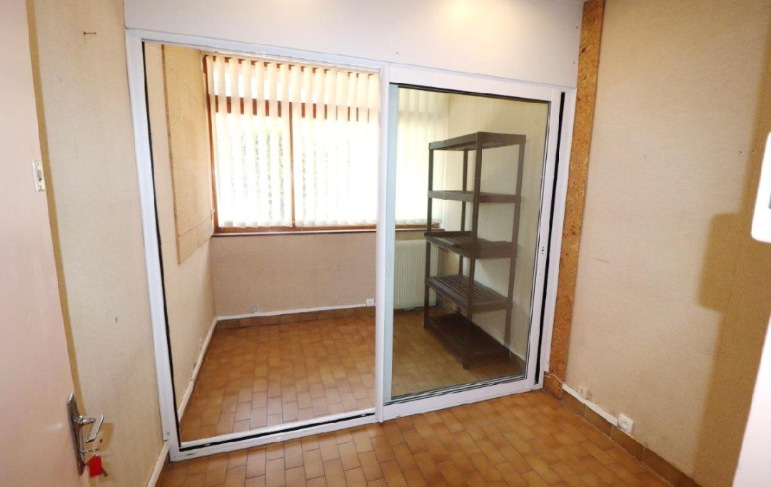 M.T.I. : Local / Bureau | PERPIGNAN (66000) | 174 m2 | 145 000 € 