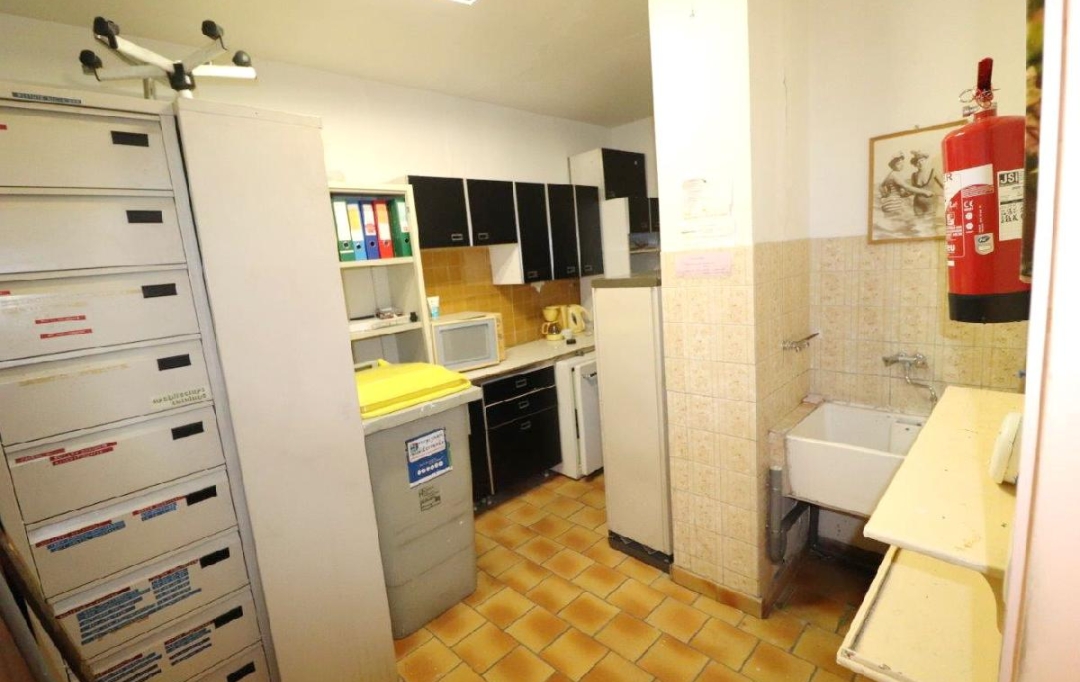 M.T.I. : Local / Bureau | PERPIGNAN (66000) | 174 m2 | 145 000 € 