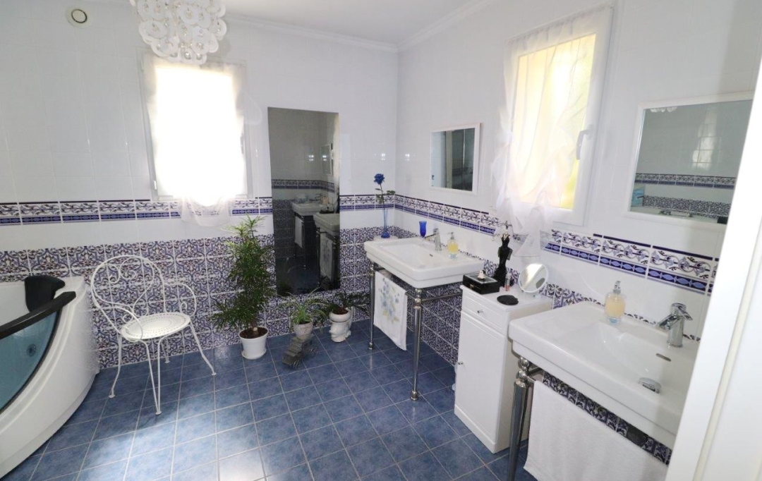 M.T.I. : Maison / Villa | SAINTE-MARIE (66470) | 200 m2 | 590 000 € 