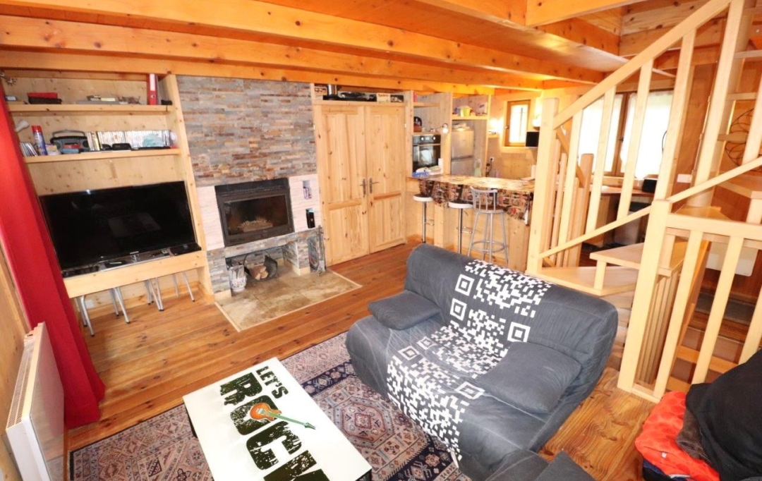 M.T.I. : Maison / Villa | FORMIGUERES (66210) | 80 m2 | 230 000 € 