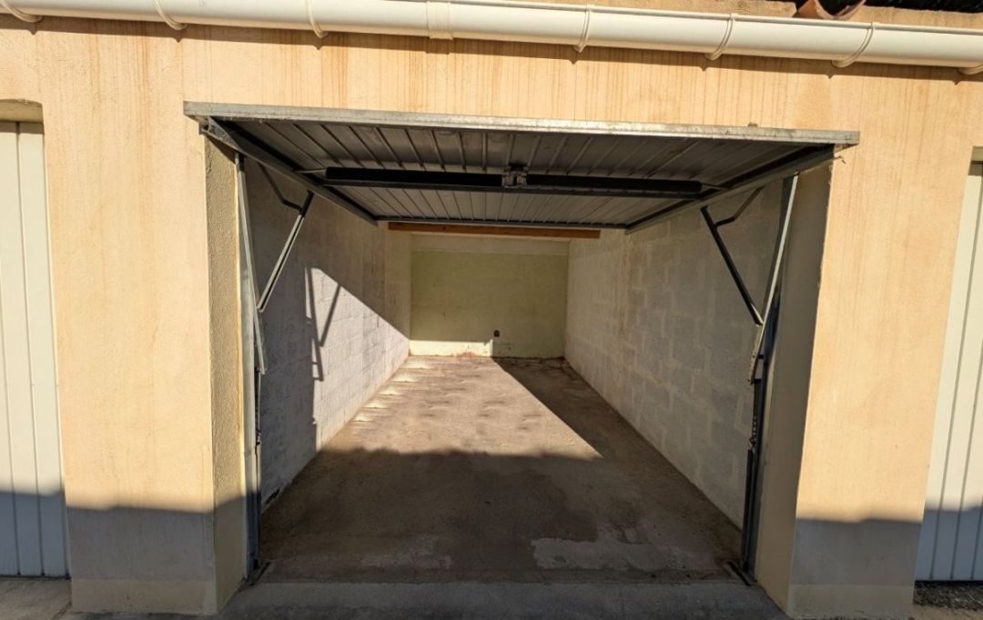 M.T.I. : Garage / Parking | CANET-EN-ROUSSILLON (66140) | 15 m2 | 37 500 € 