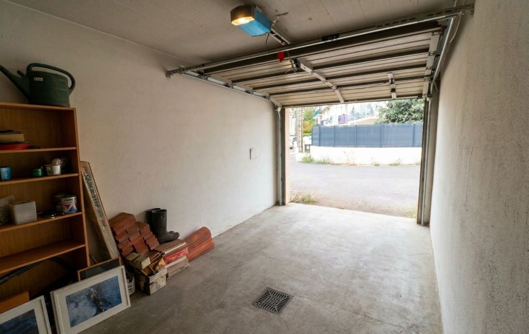 M.T.I. : Garage / Parking | PERPIGNAN (66000) | 16 m2 | 18 000 &euro; 