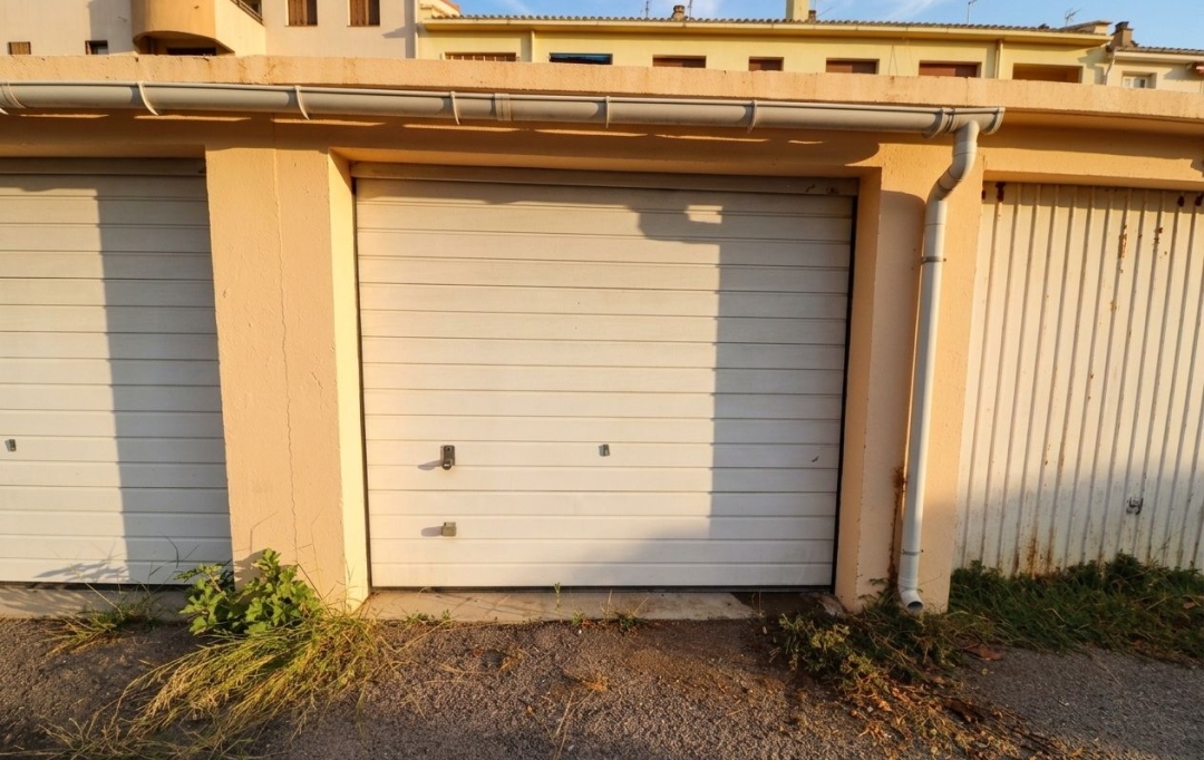 M.T.I. : Garage / Parking | PERPIGNAN (66000) | 16 m2 | 18 000 &euro; 